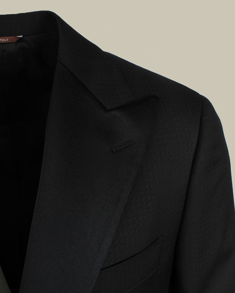 Peak Label 1 Button Tuxedo