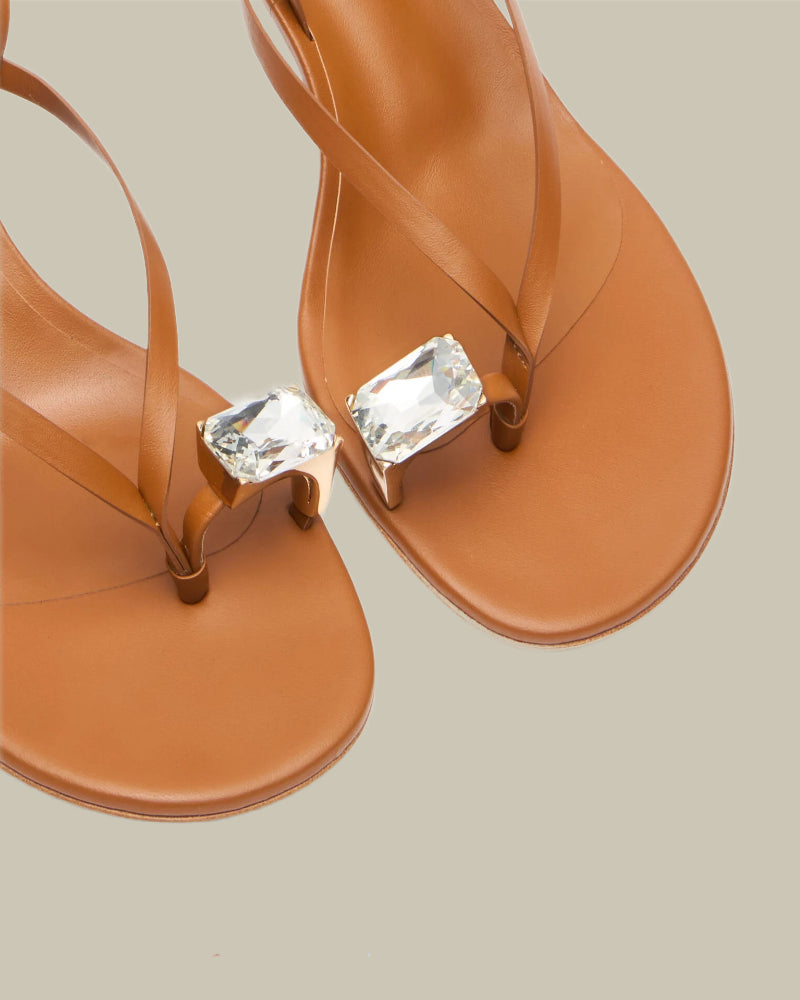 Chic Julia Kitten Sandal Havana
